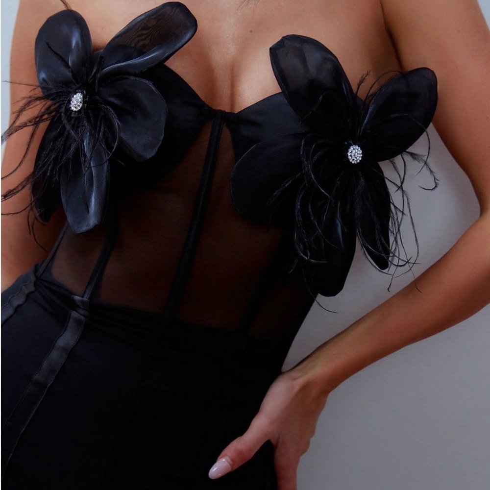 Elegant Black Floral Bustier 𝐉𝐮𝐦𝐩𝐬𝐮𝐢𝐭
